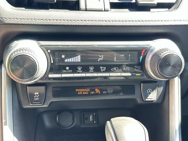 Used 2019 Toyota RAV4 LE AWD/4WD image 22