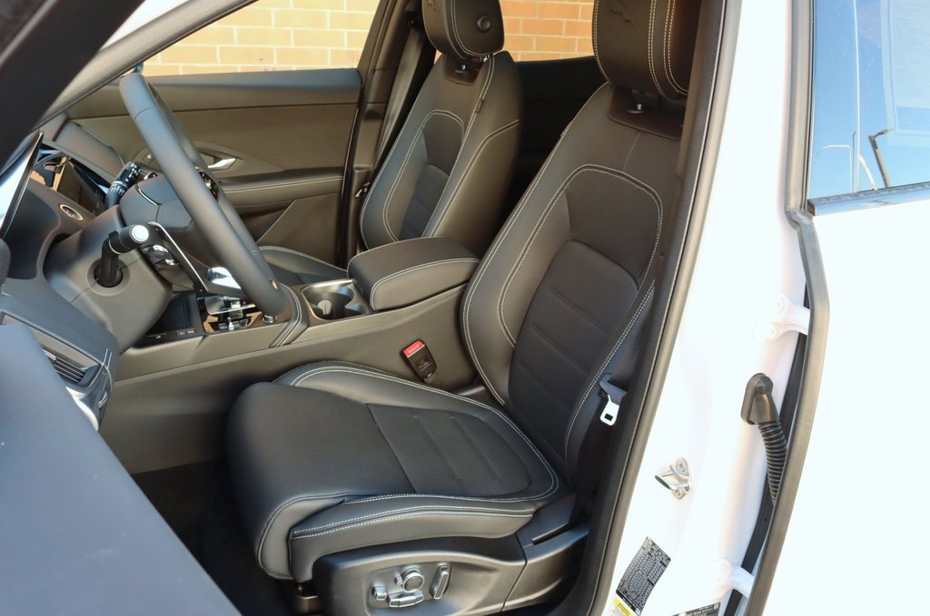 Used 2024 Jaguar E-PACE R-Dynamic SE image 12
