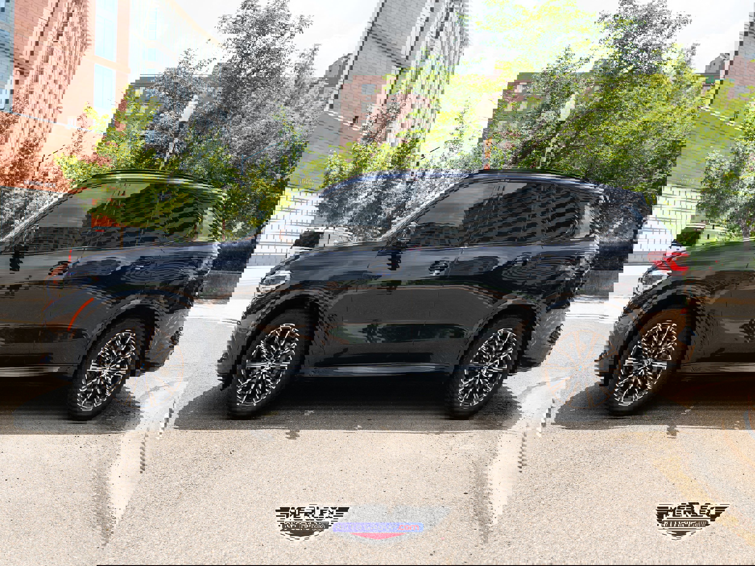 Used 2020 BMW X5 xDrive40i w/ M Sport Package image 4