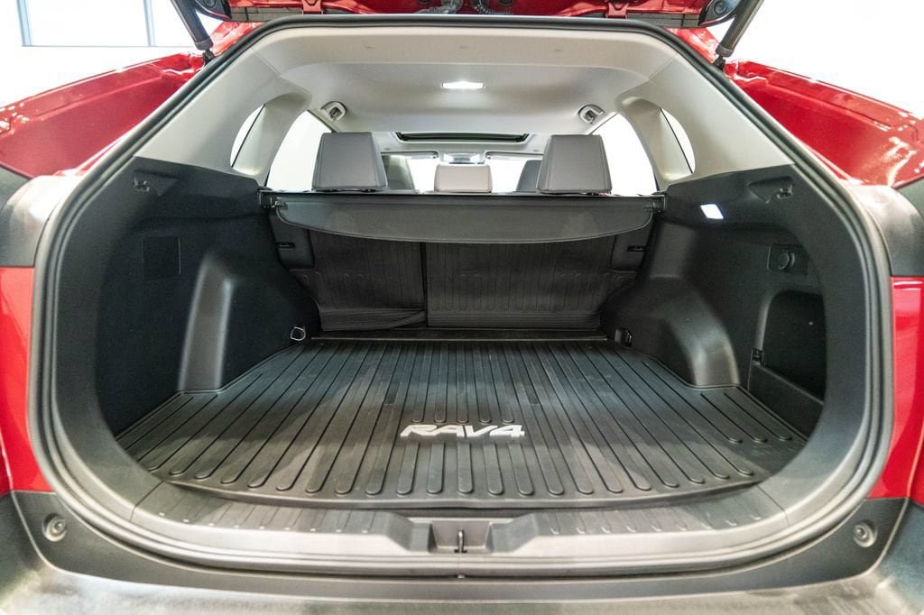 Used 2023 Toyota RAV4 XLE Premium AWD/4WD image 34