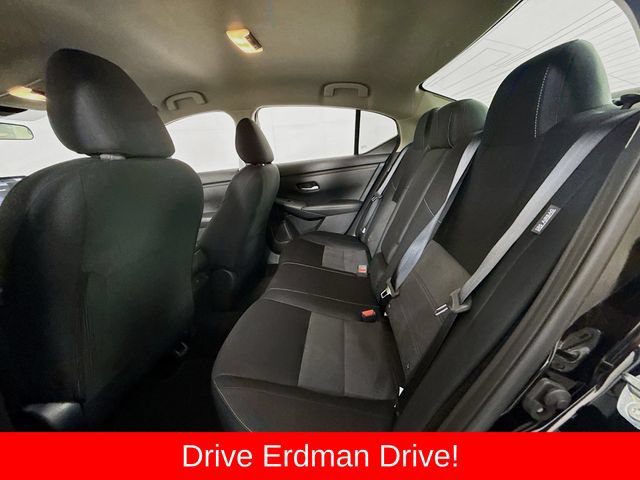 Used 2025 Nissan Sentra SR w/ Midnight Edition FWD image 9
