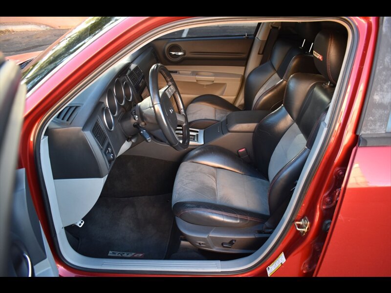 Used 2006 Dodge Magnum SRT8 w/ SRT Option Group I RWD image 14
