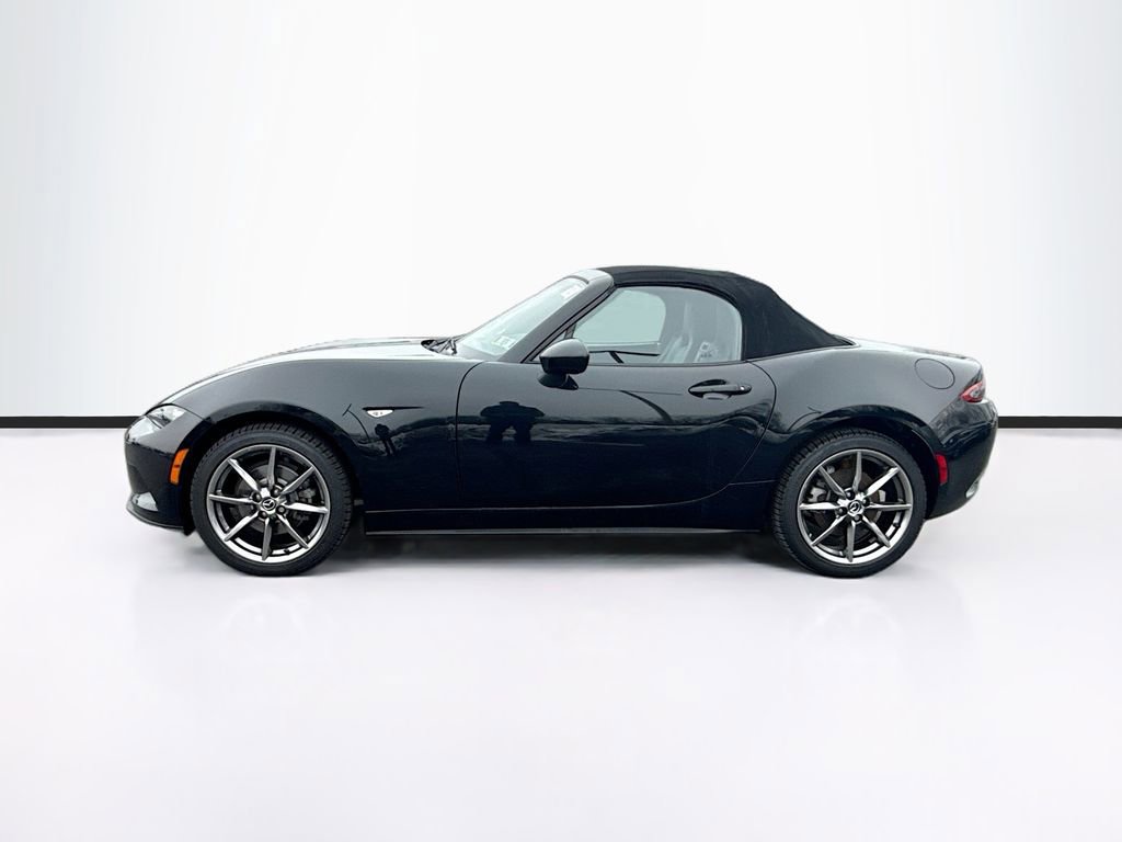 Used 2022 MAZDA MX-5 Miata Grand Touring w/ Weather Package image 4