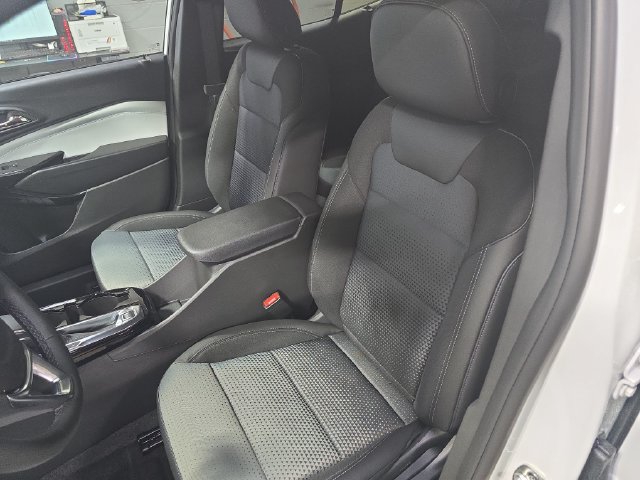 New 2026 Chevrolet Trax LT w/ Driver Confidence Package FWD image 17