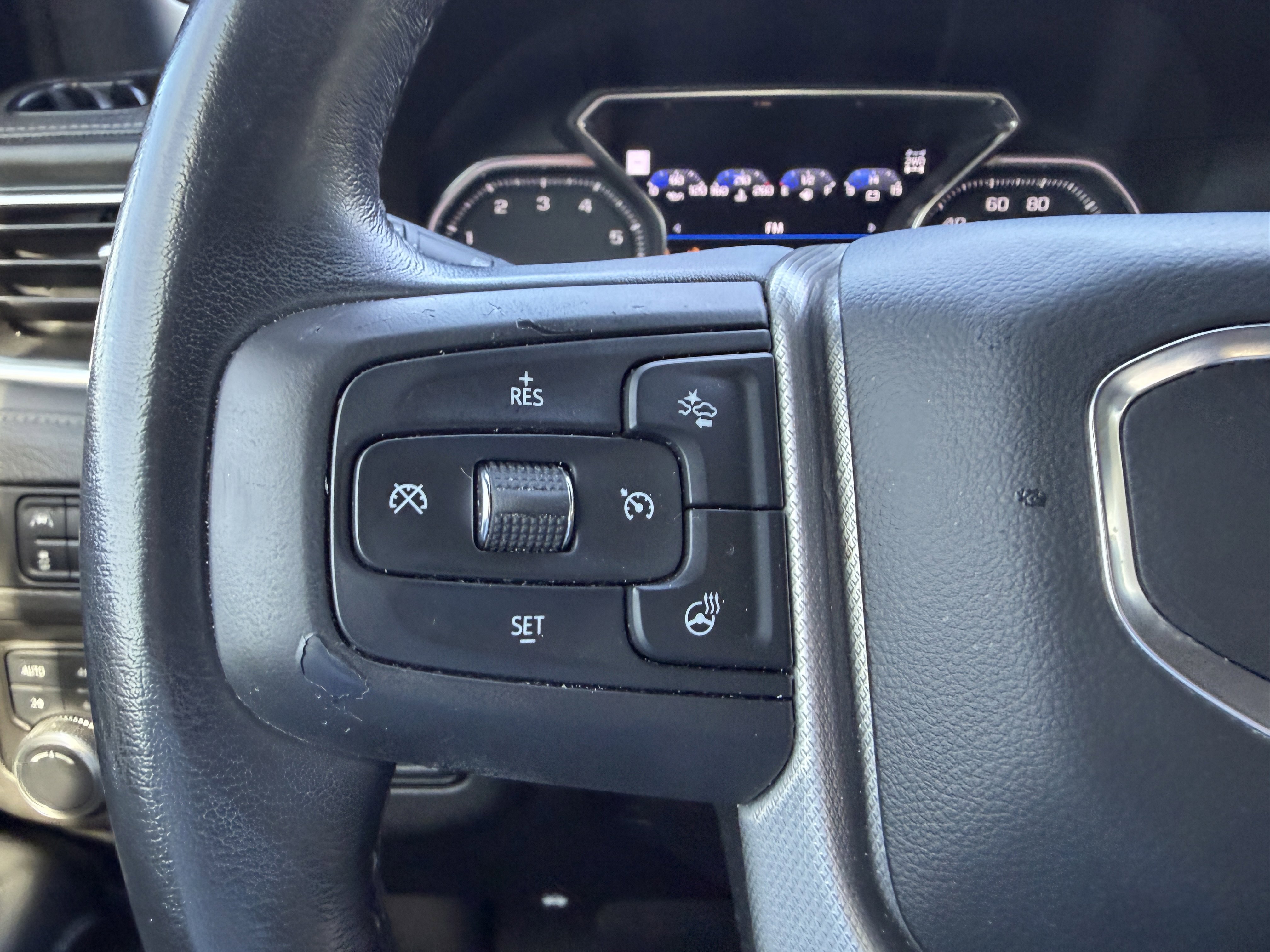 Used 2021 GMC Yukon Denali w/ Denali Premium Package image 32