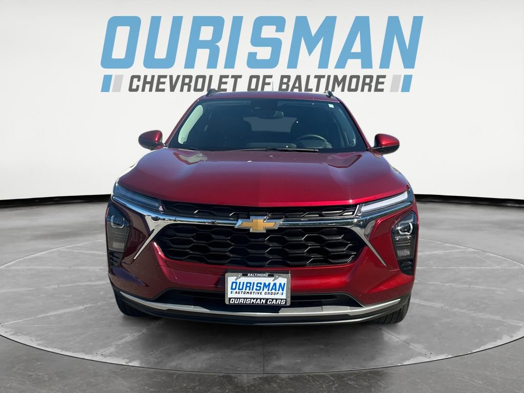 Certified 2025 Chevrolet Trax LT w/ Driver Confidence Package FWD image 8