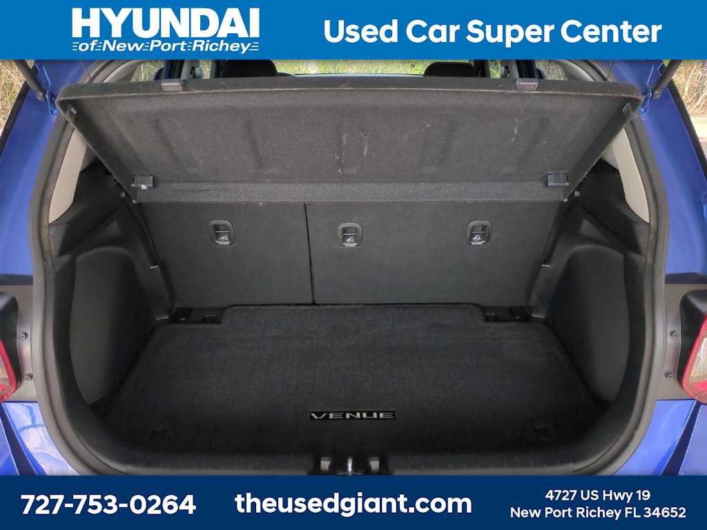 Certified 2023 Hyundai Venue SEL FWD image 12