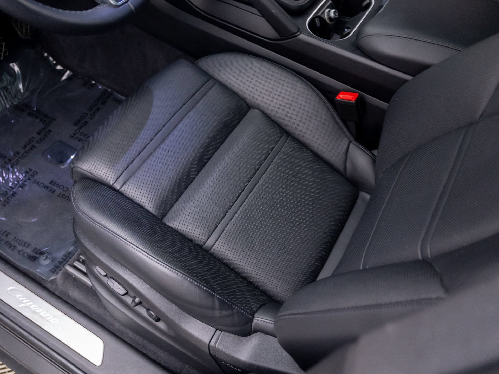 Certified 2023 Porsche Cayenne AWD/4WD image 15