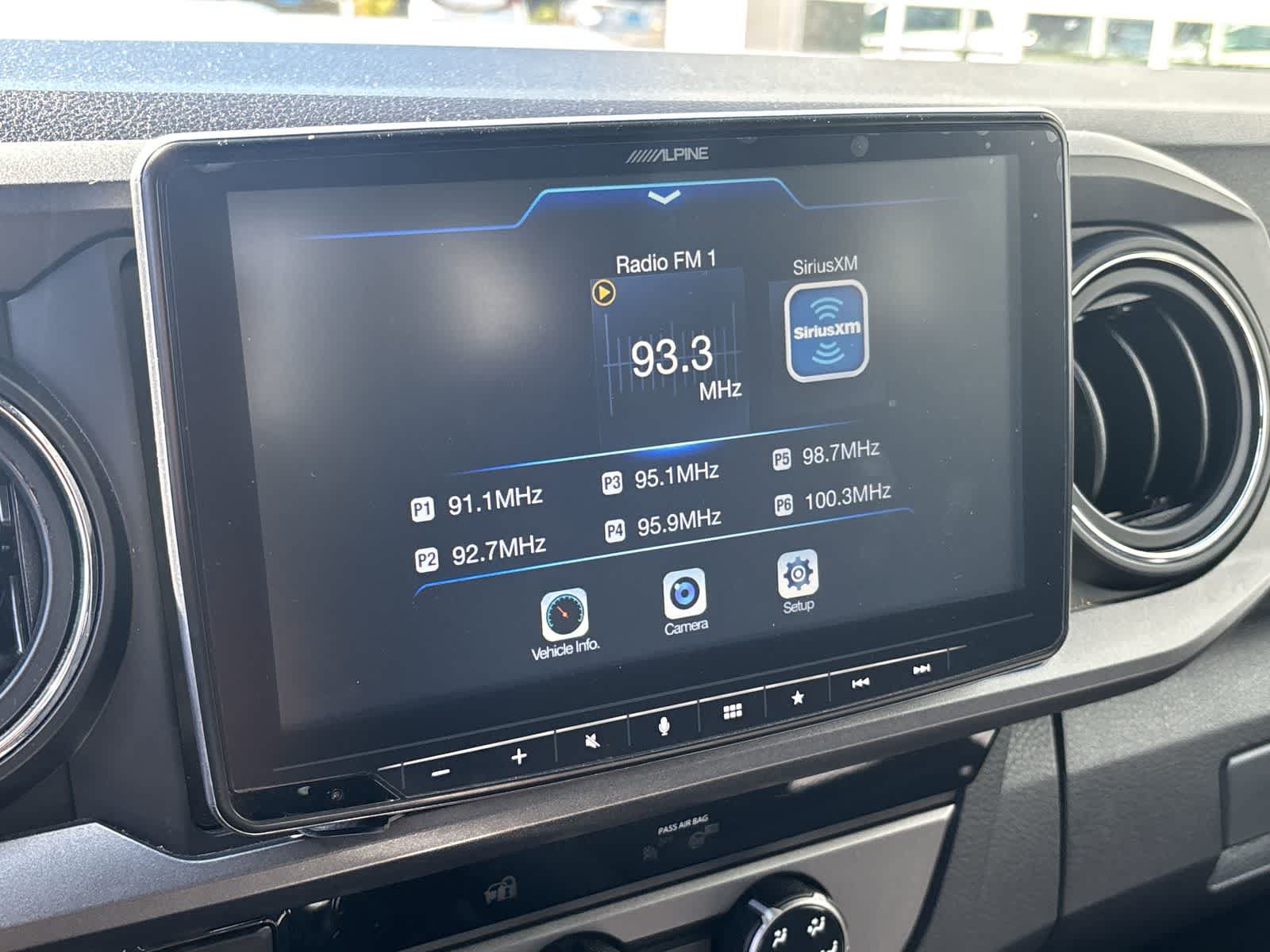 Used 2018 Toyota Tacoma TRD Sport w/ Technology Package AWD/4WD image 19