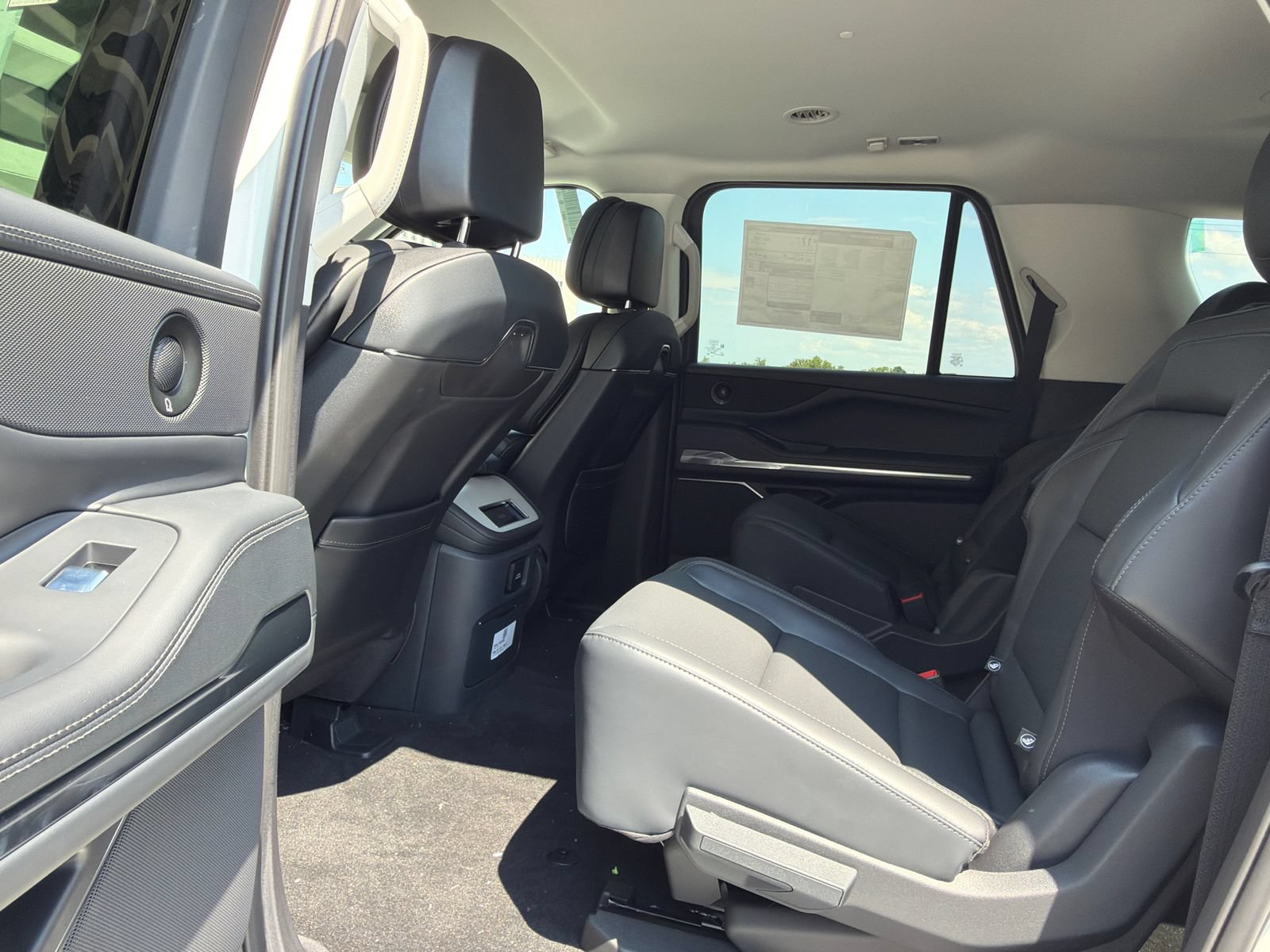 New 2027 Lincoln Navigator L Premier AWD/4WD image 19