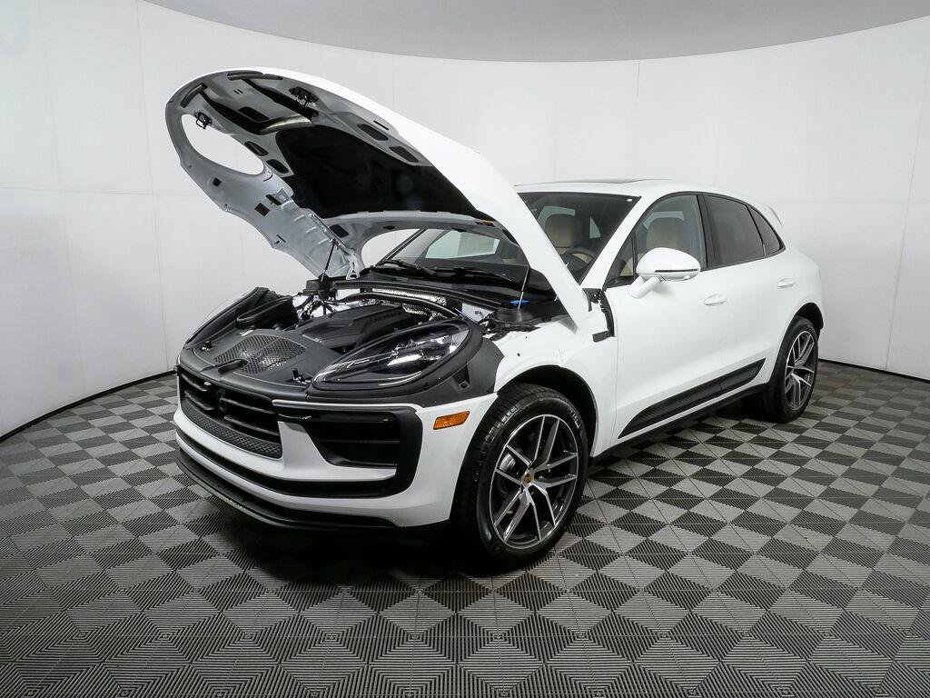 Certified 2026 Porsche Macan Turbo AWD/4WD image 34