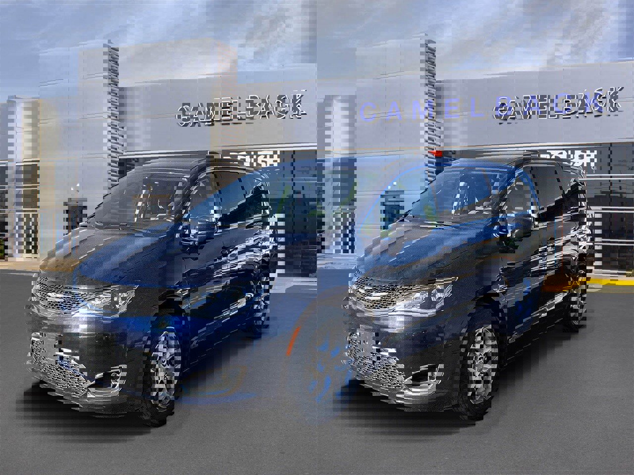 Used 2018 Chrysler Pacifica Touring Plus w/ Tire & Wheel Group image 12