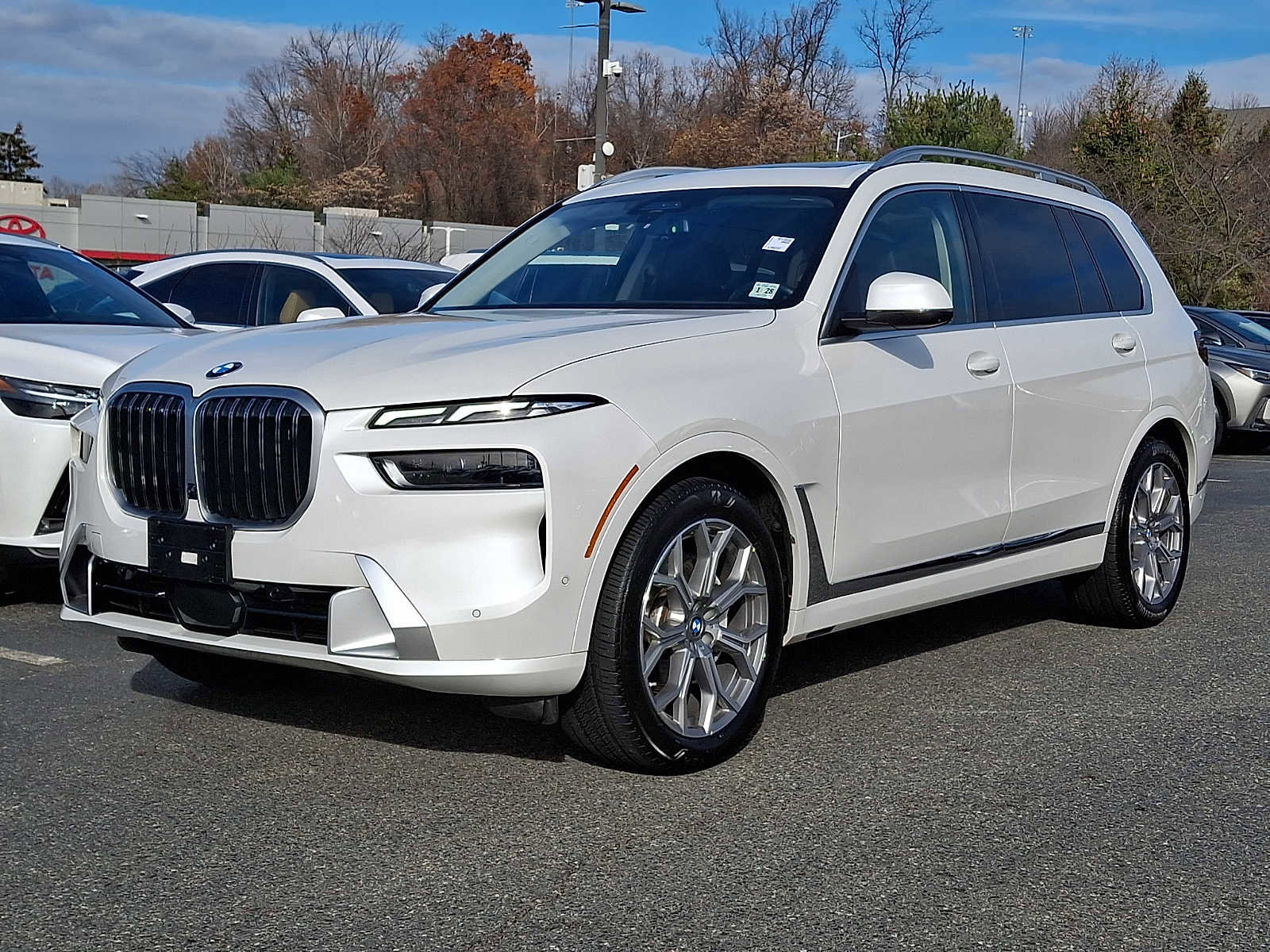 Used 2023 BMW X7 xDrive40i w/ Premium Package image 1
