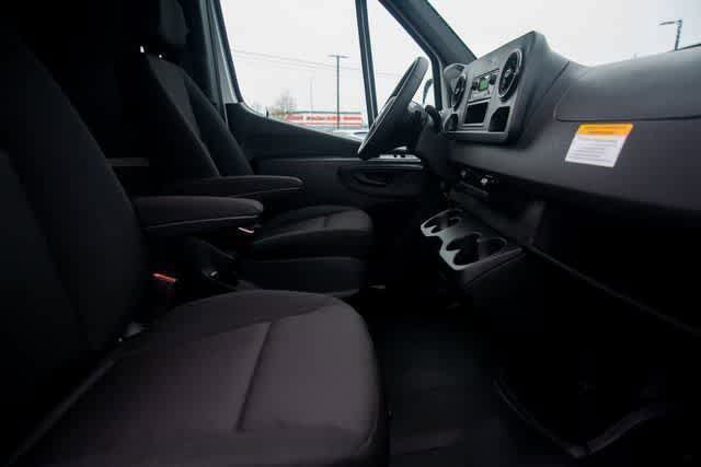 Used 2025 Mercedes-Benz Sprinter 2500 image 31