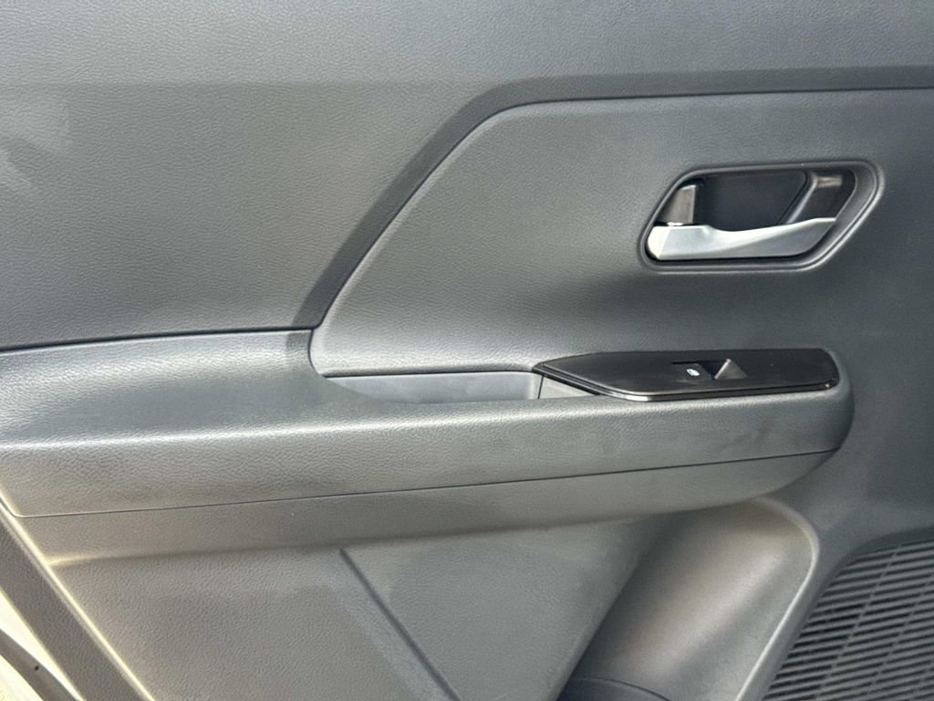 Used 2026 Nissan Kicks SV FWD image 12