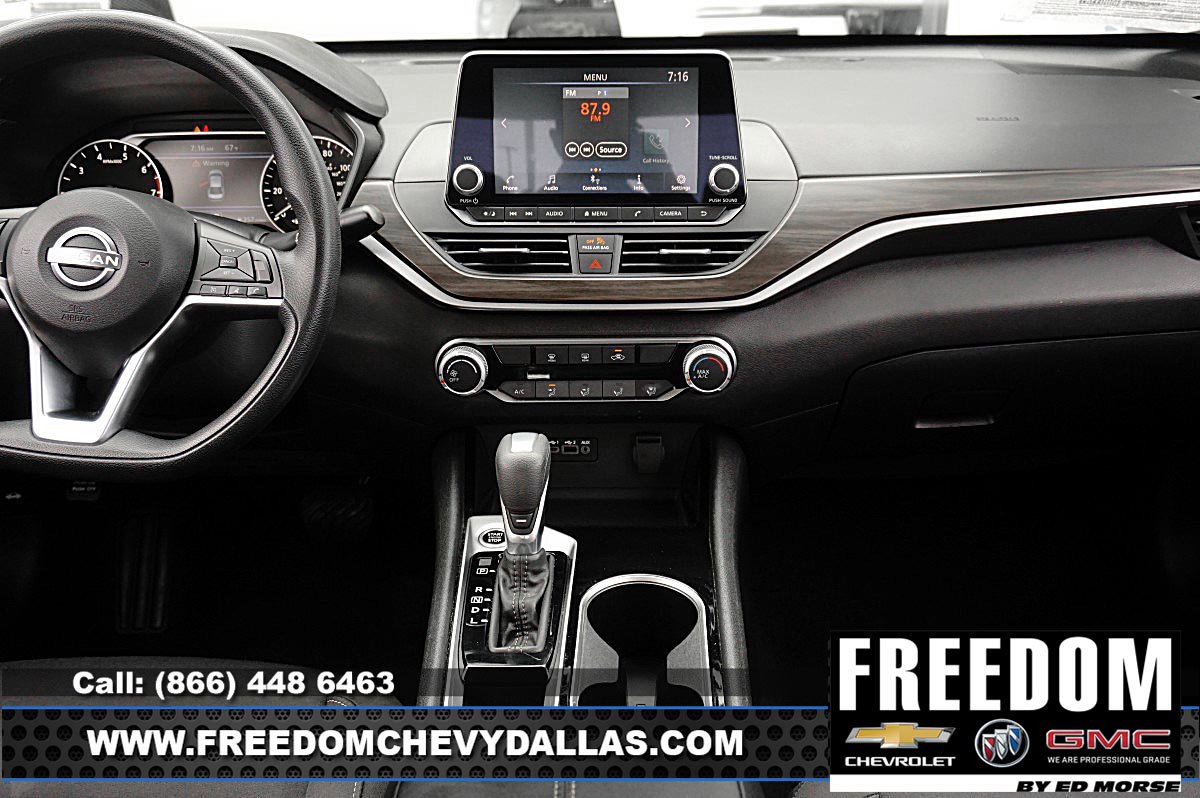 Used 2024 Nissan Altima 2.5 SV FWD image 13