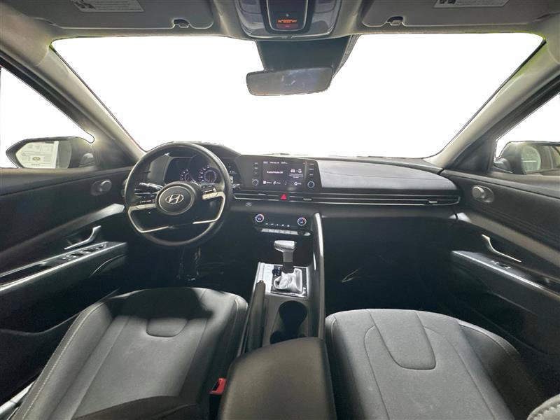 Used 2023 Hyundai Elantra SEL w/ Preferred Accessory Package FWD image 14