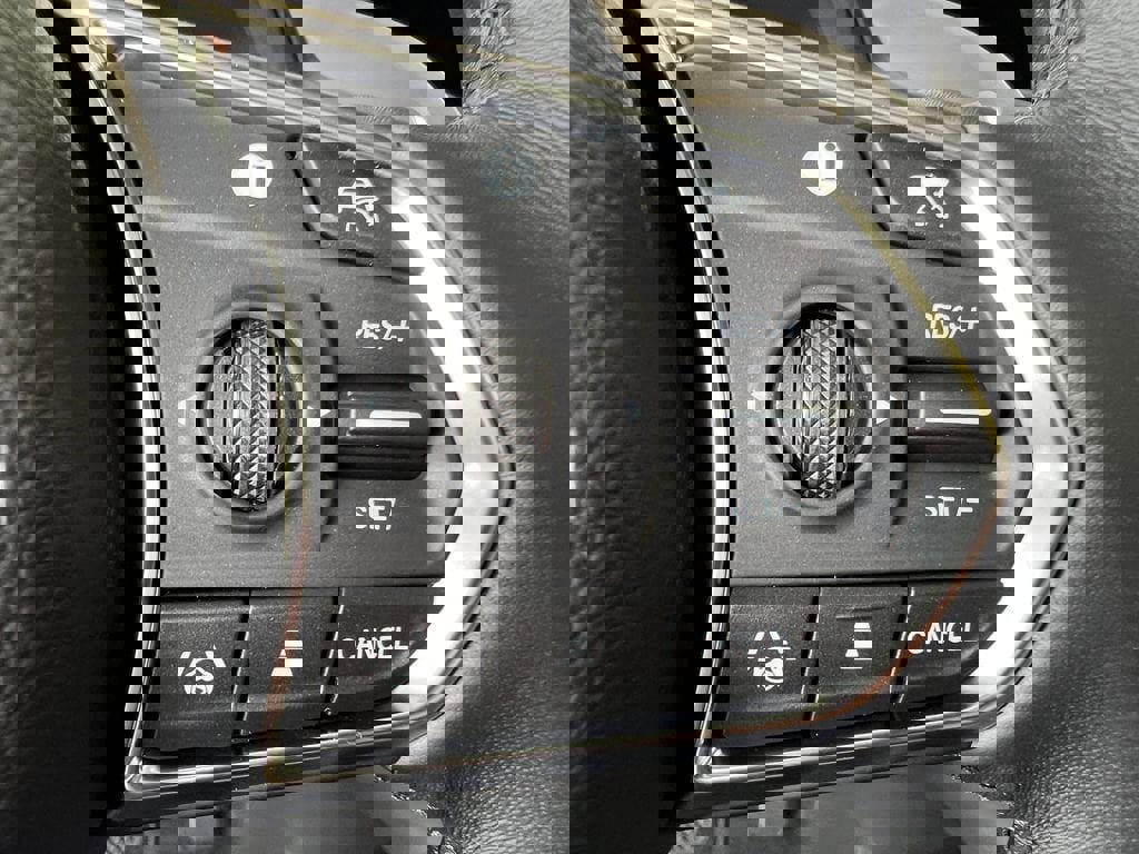 Used 2025 Acura RDX SH-AWD image 28