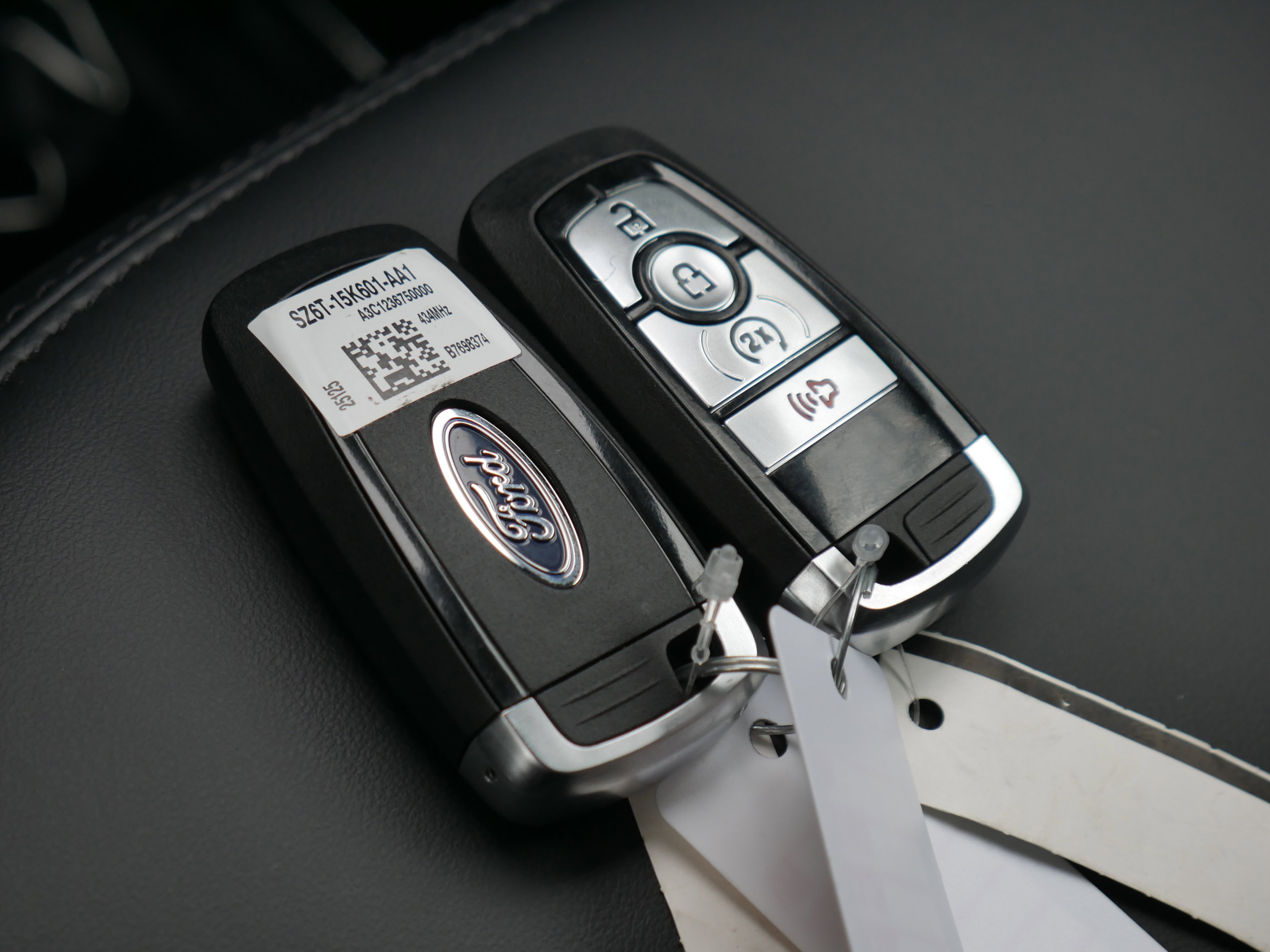 New 2025 Ford Maverick Lariat w/ Black Appearance Package image 38