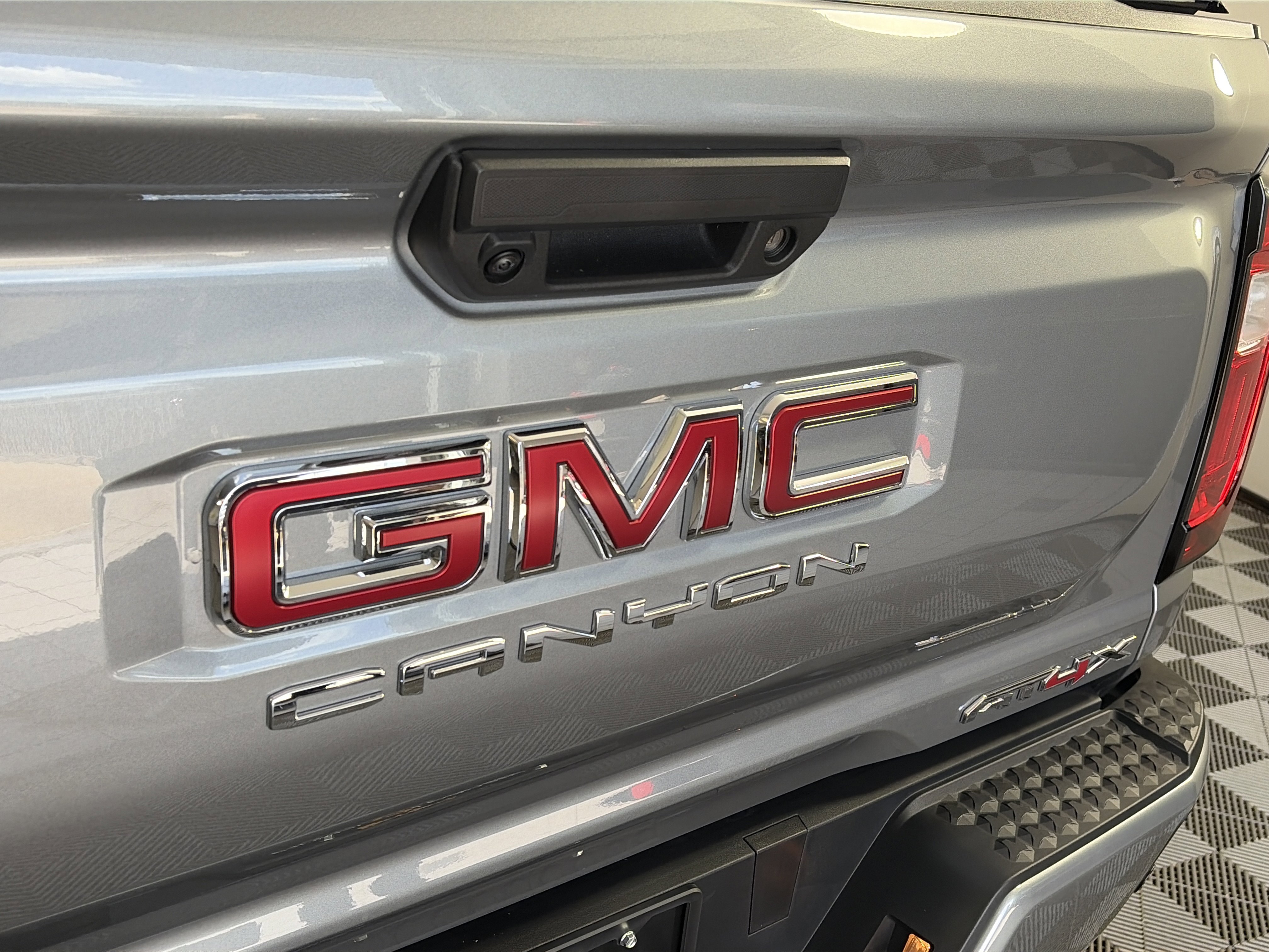 Certified 2025 GMC Canyon AT4 w/ AT4X Package AWD/4WD image 15