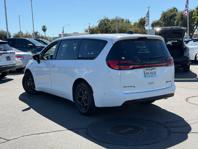 Used 2024 Chrysler Pacifica Limited FWD image 9