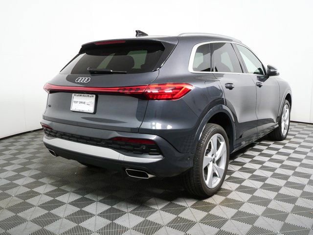 Used 2025 Audi Q5 Premium Plus w/ Premium Plus AWD/4WD image 3