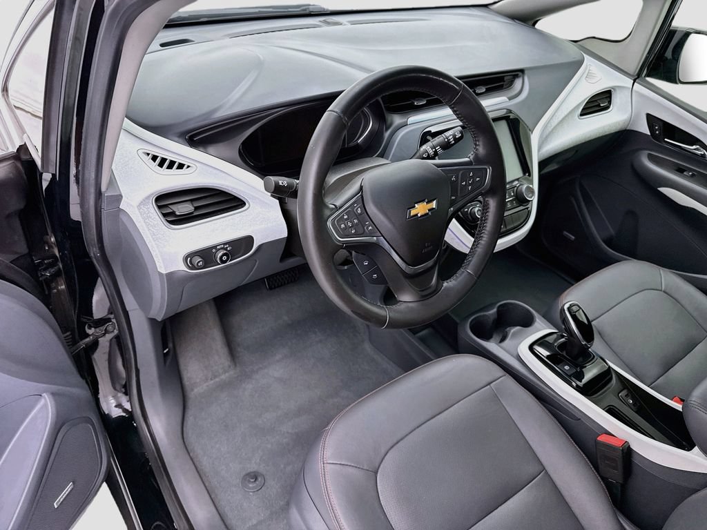 Used 2019 Chevrolet Bolt Premier w/ Infotainment Package FWD image 9