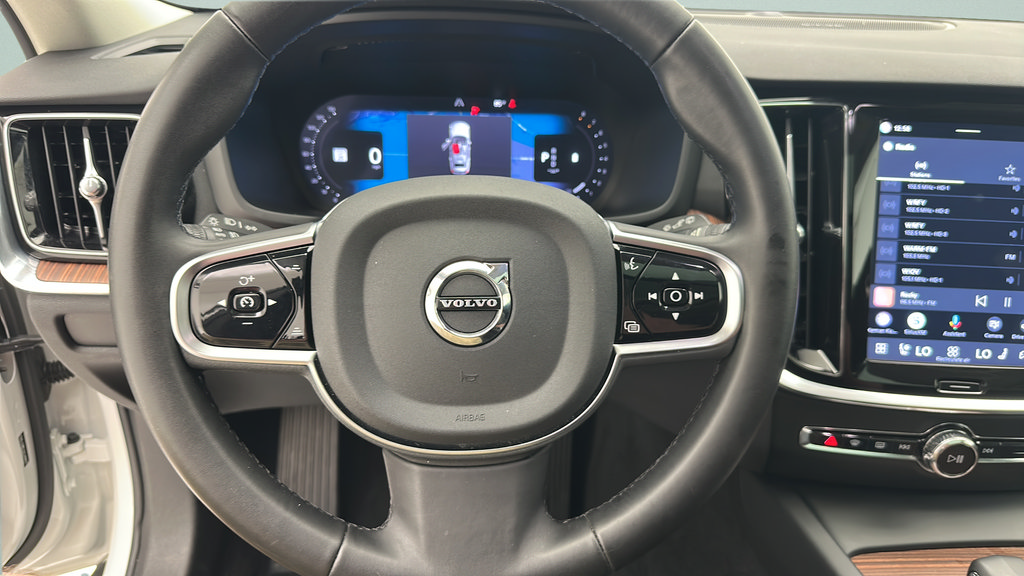 Used 2025 Volvo V60 B5 Cross Country Plus AWD/4WD image 16