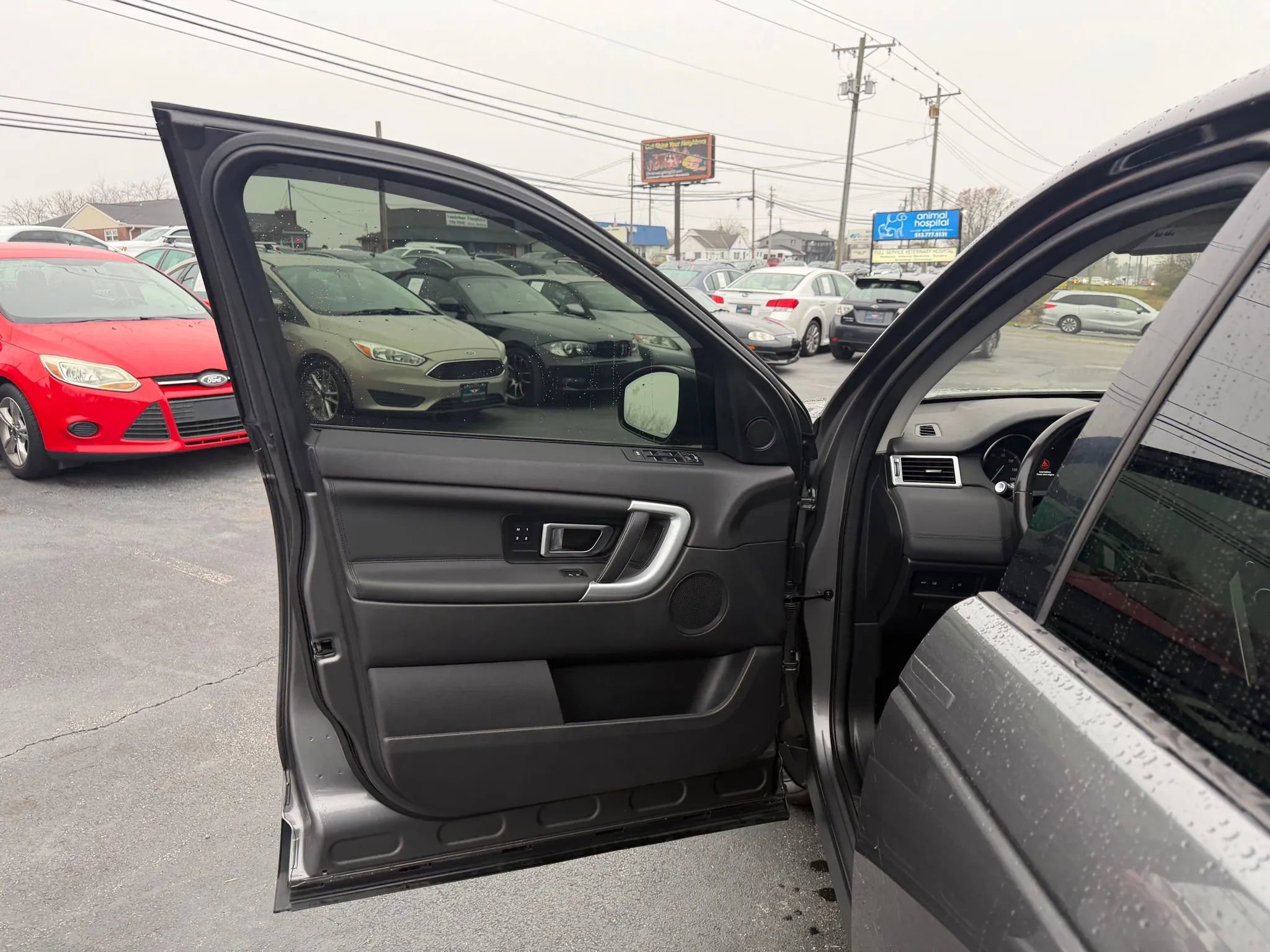 Used 2018 Land Rover Discovery Sport HSE image 31