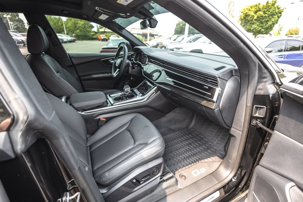 Used 2025 Audi Q8 Premium Plus AWD/4WD image 25