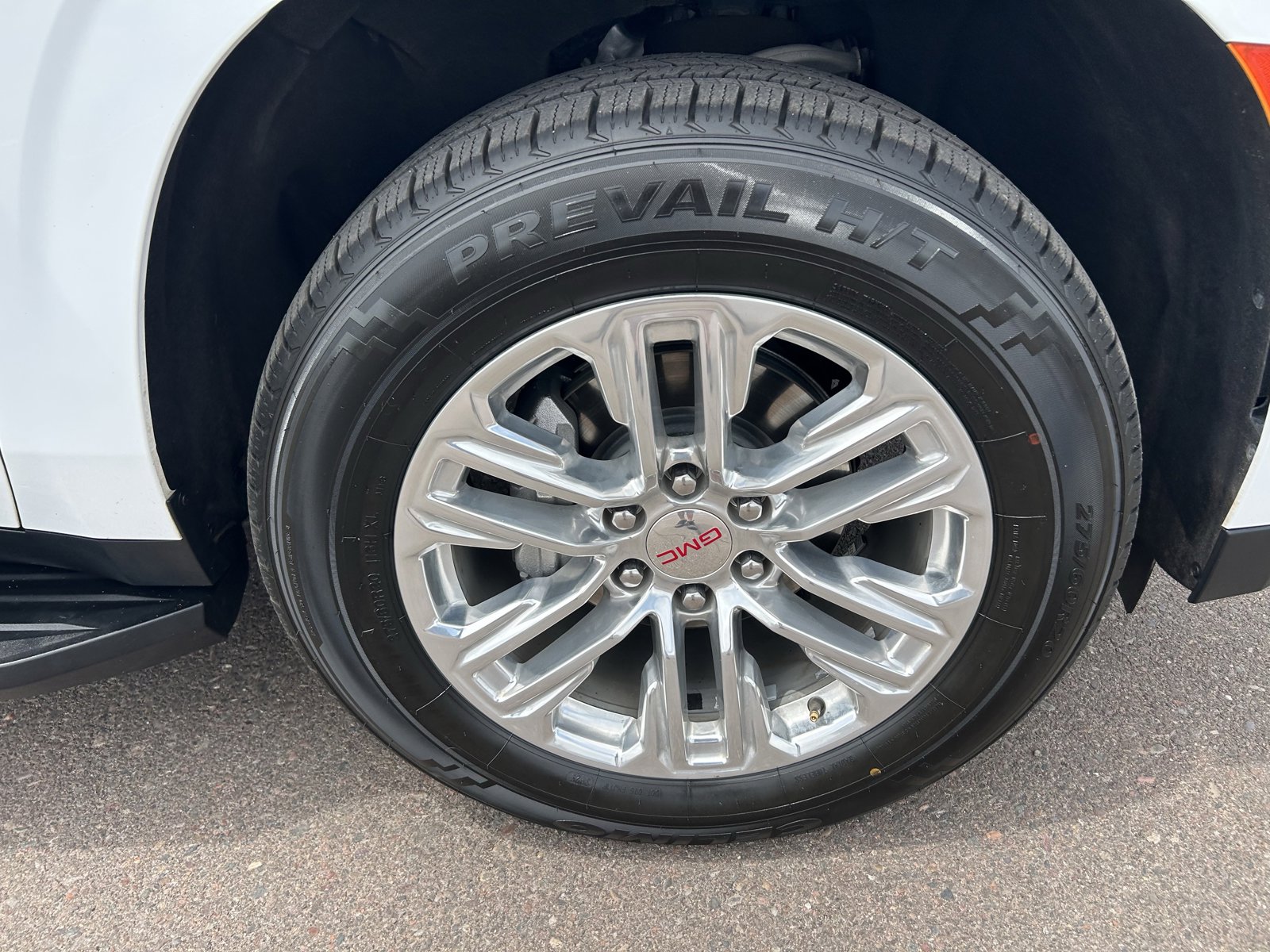 Used 2021 GMC Yukon XL SLT w/ SLT Luxury Package image 9