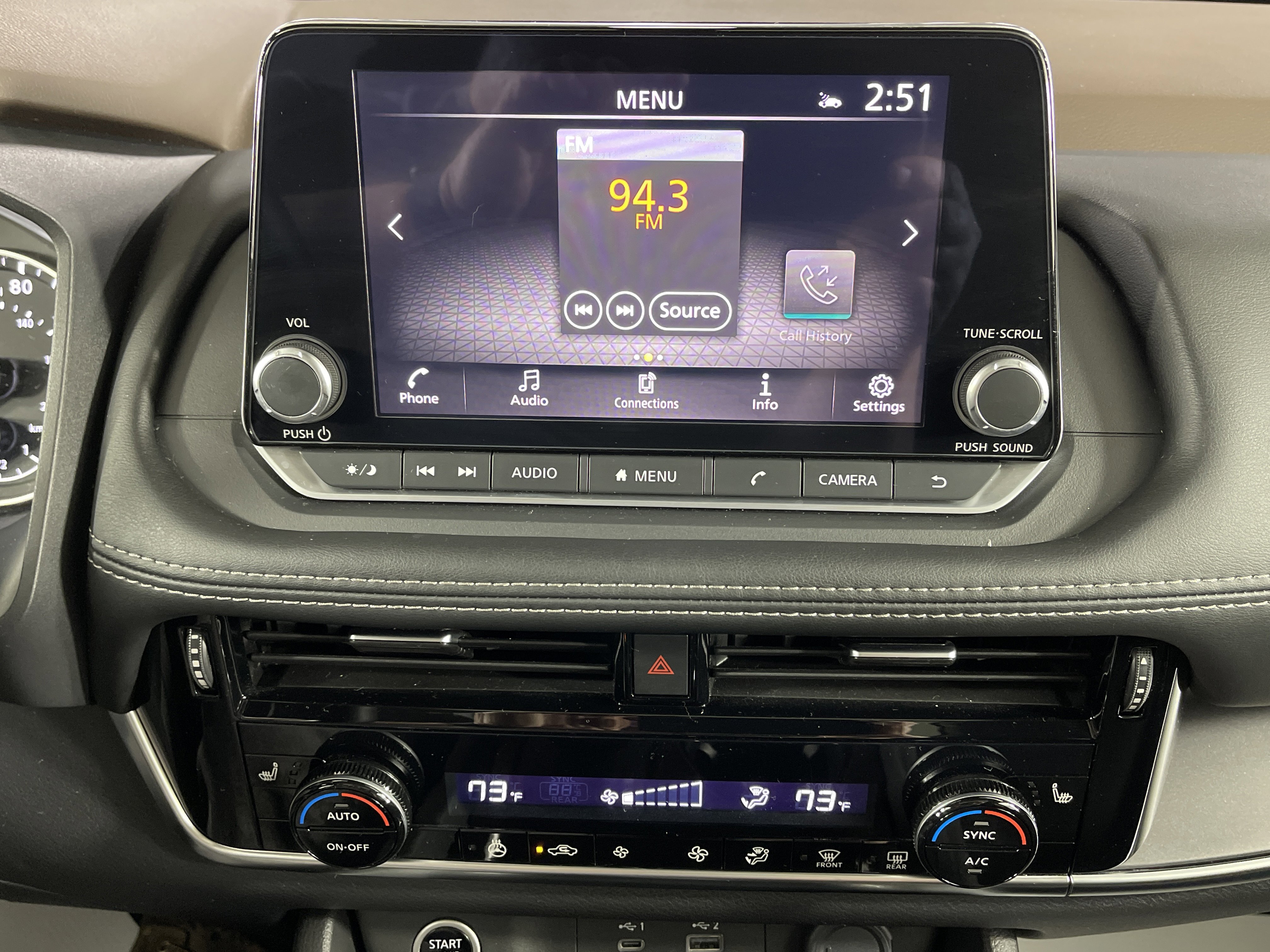 Used 2023 Nissan Rogue SV w/ SV Premium Package image 23