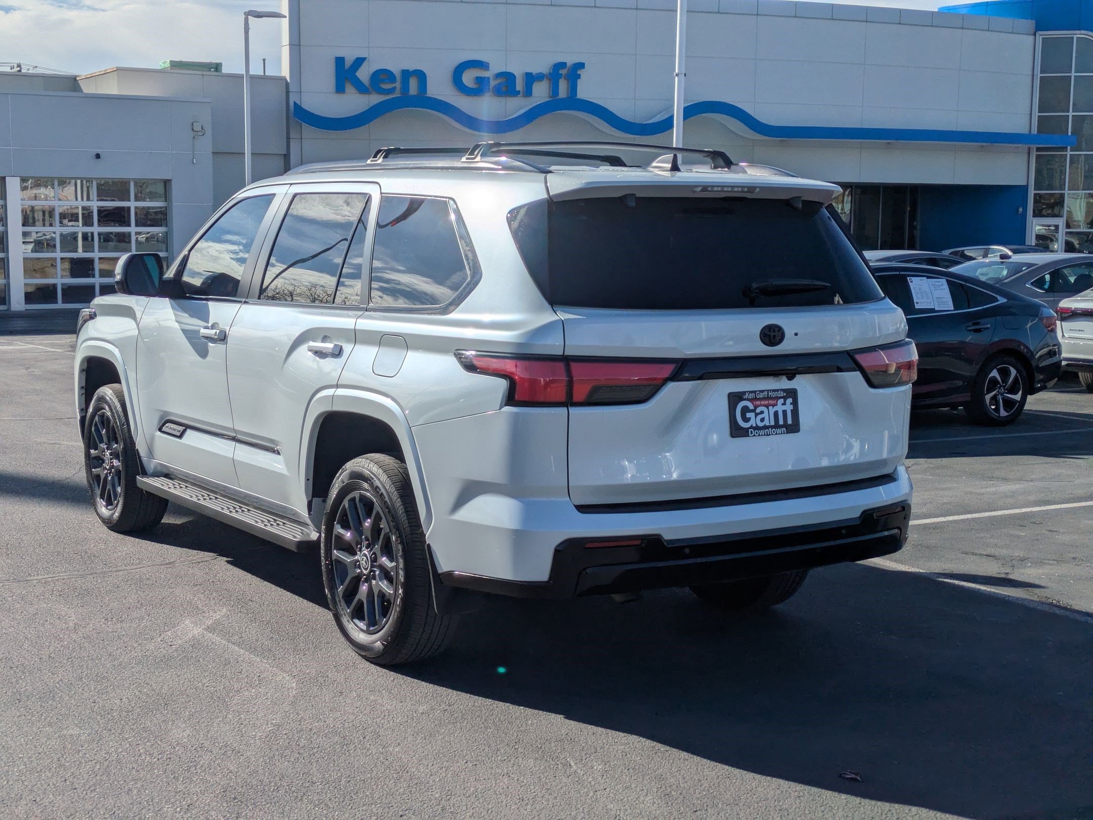 Used 2024 Toyota Sequoia Platinum image 9