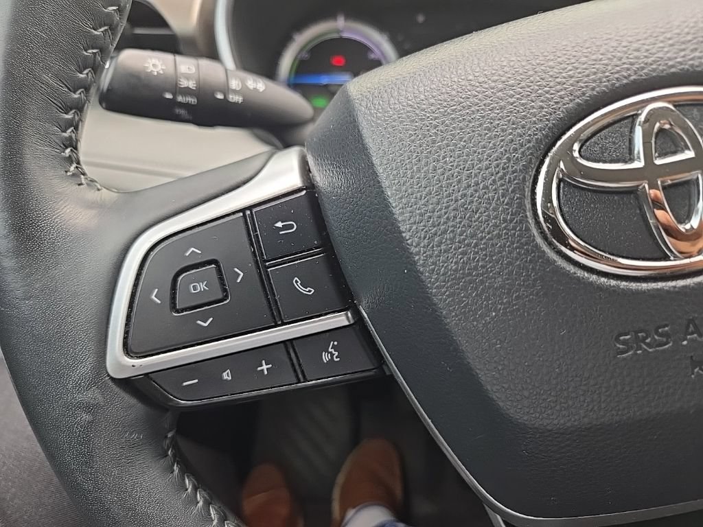 Used 2022 Toyota Highlander XLE FWD image 15