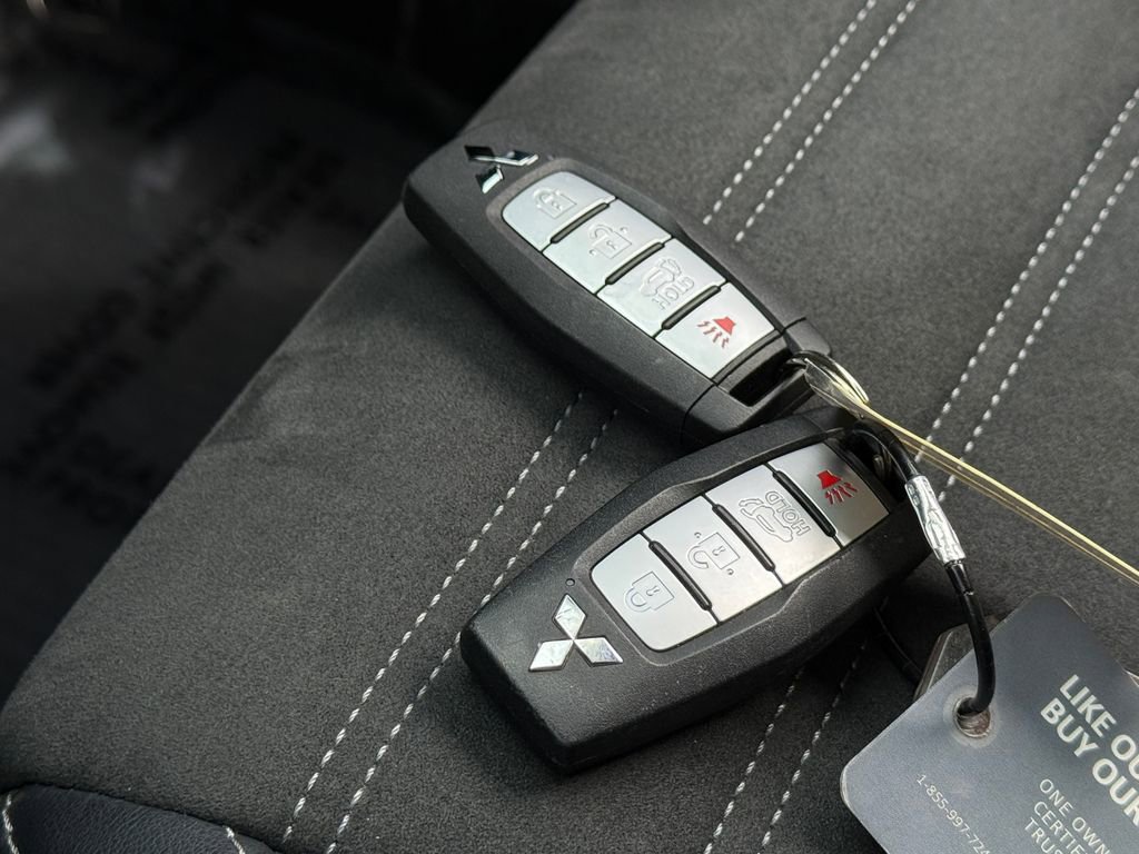 Used 2024 Mitsubishi Outlander SE image 31