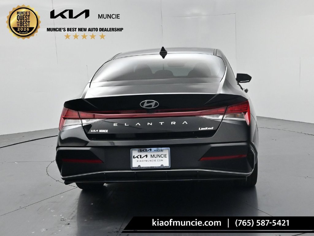 Used 2025 Hyundai Elantra Limited w/ Cargo Package FWD image 7
