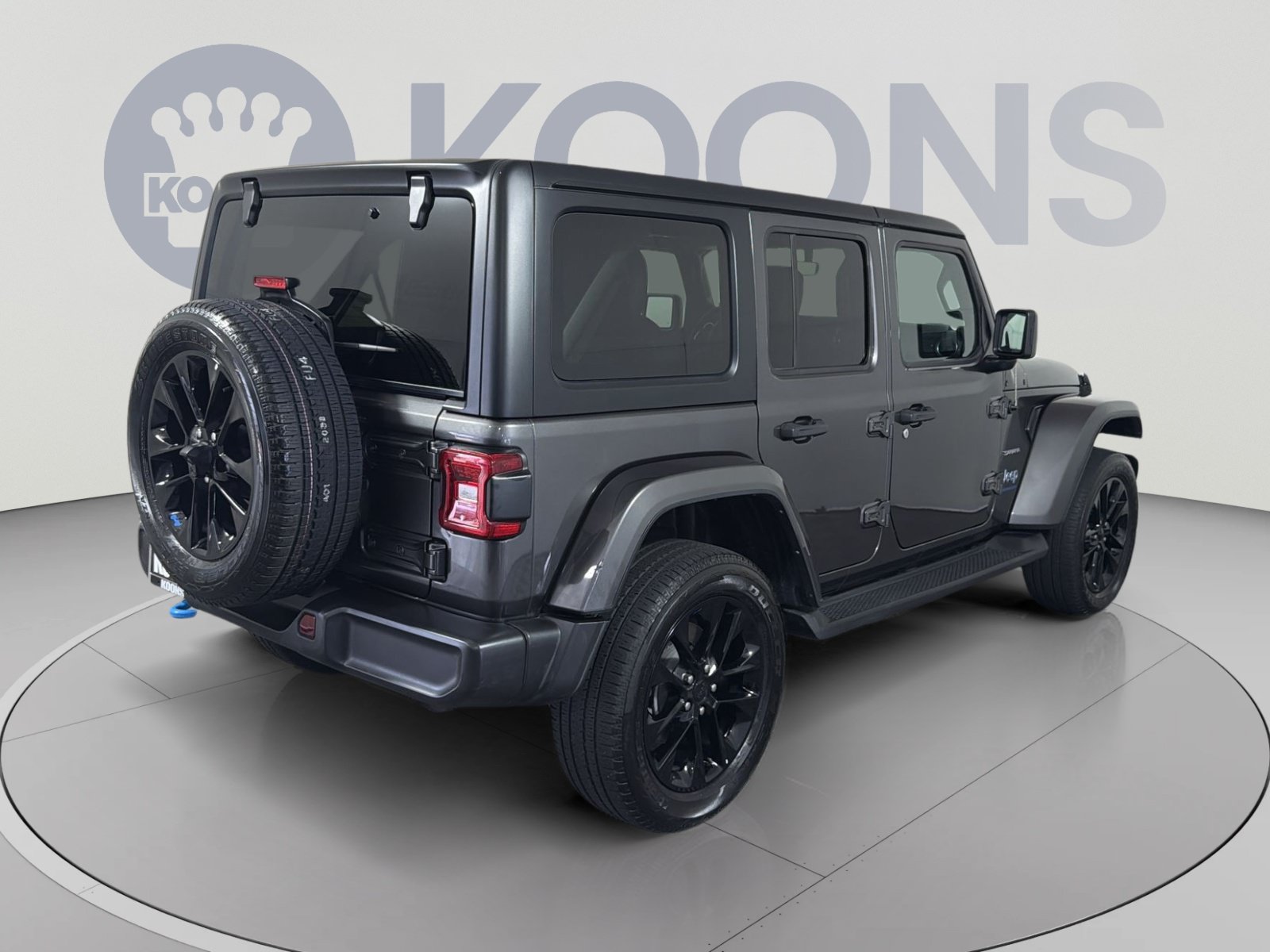 Used 2023 Jeep Wrangler Unlimited Sahara w/ Cold Weather Group AWD/4WD image 7