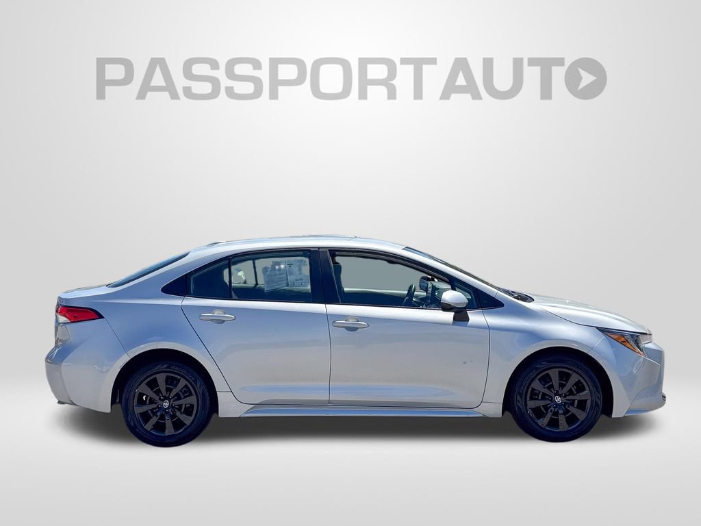 Used 2025 Toyota Corolla LE FWD image 9
