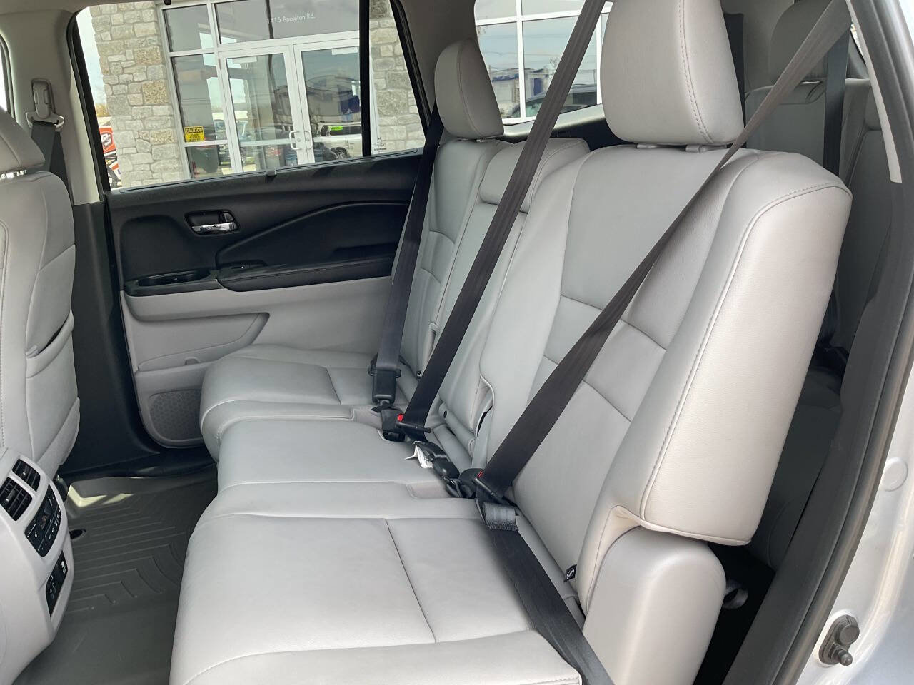 Used 2019 Honda Pilot Touring image 39