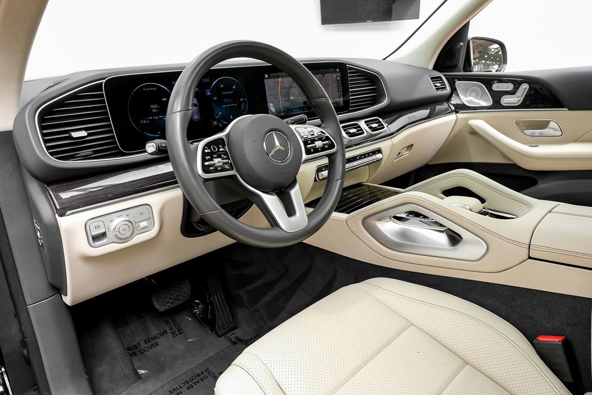 Used 2020 Mercedes-Benz GLE 350 w/ Premium Package image 3