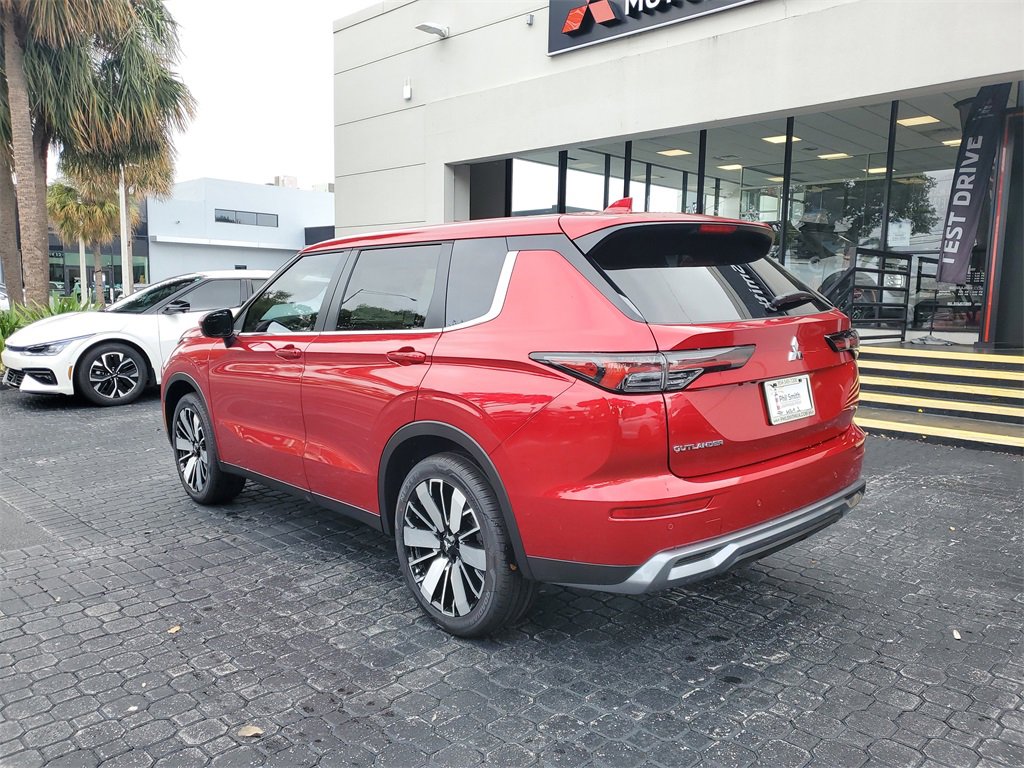 New 2025 Mitsubishi Outlander SE image 5