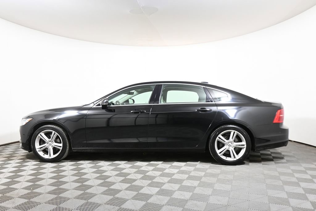 Used 2018 Volvo S90 T5 Momentum w/ Convenience Package image 2
