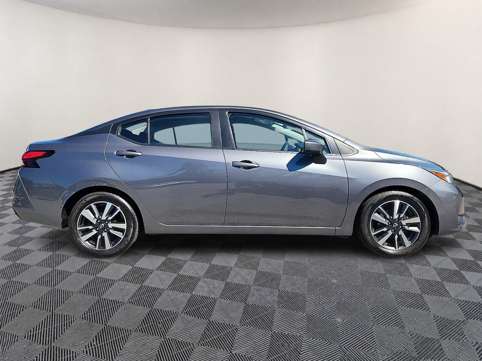 Used 2024 Nissan Versa SV FWD image 7