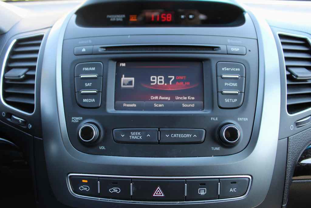 Used 2014 Kia Sorento LX image 19