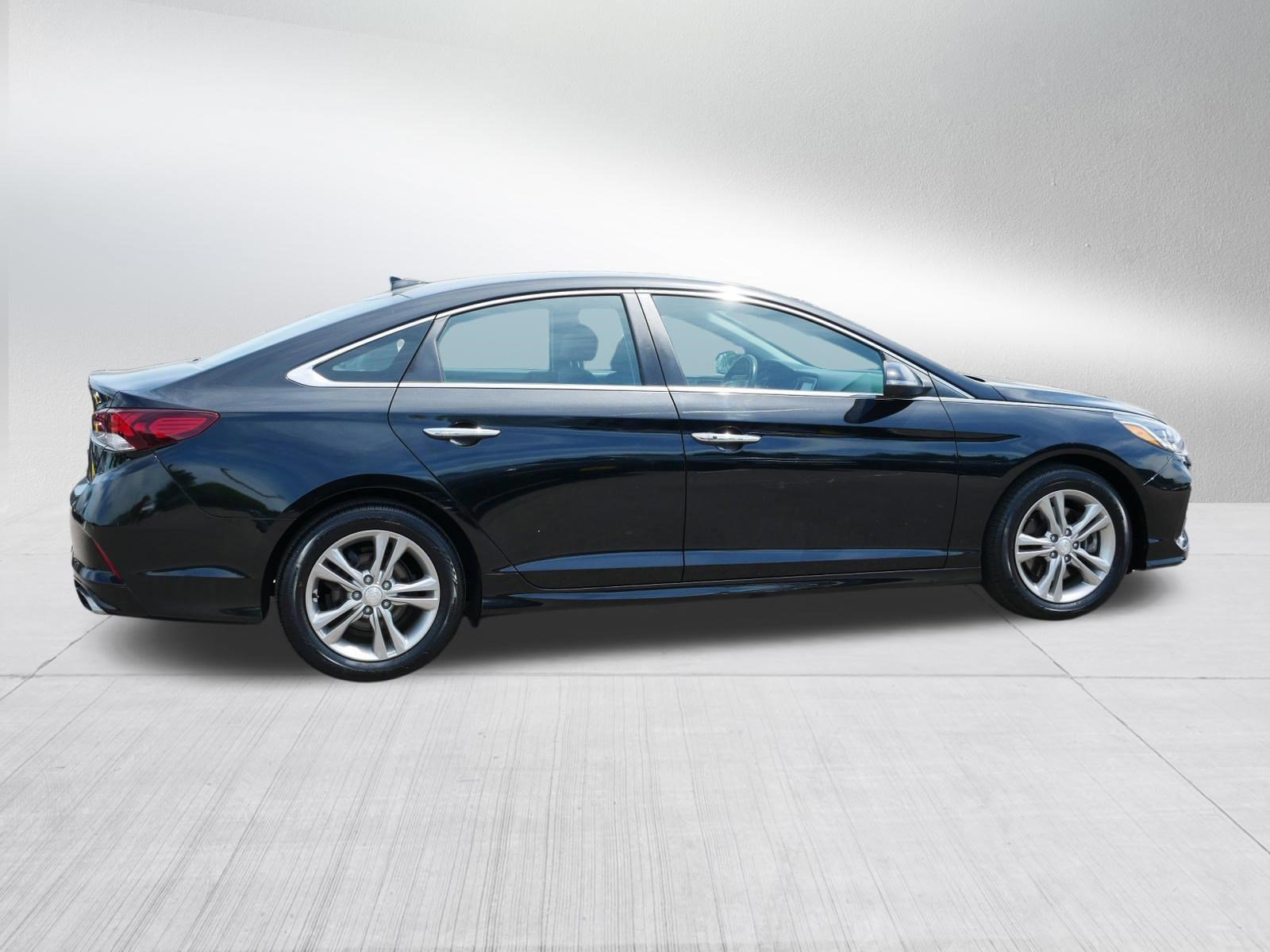 Used 2018 Hyundai Sonata SEL w/ Tech Package 02 FWD image 8