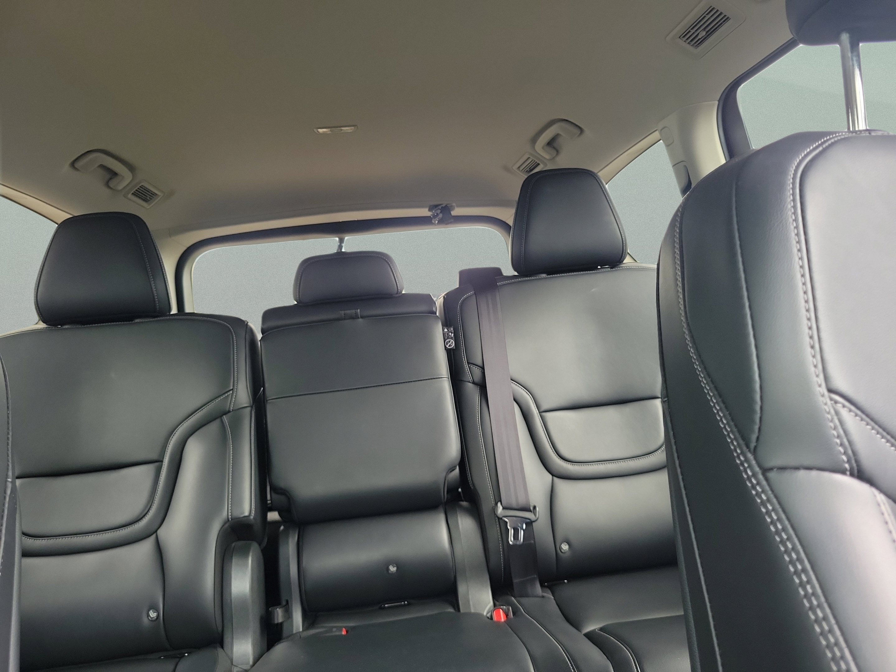 Used 2025 Nissan Armada SV RWD image 30