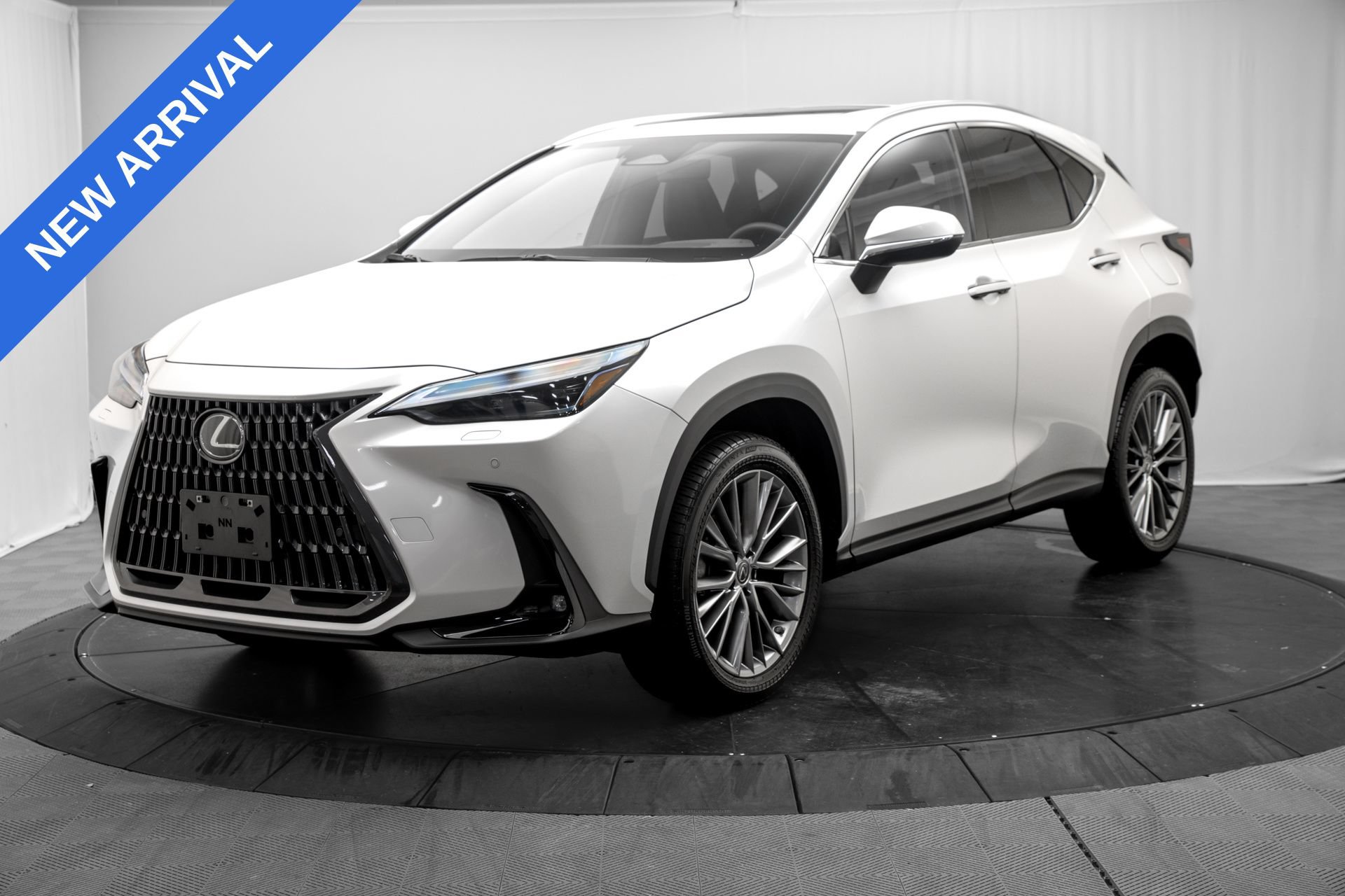 Used 2023 Lexus NX 350 AWD image 3