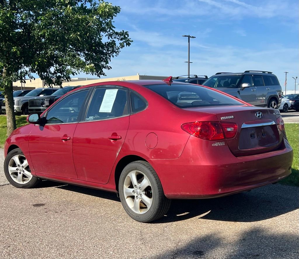 Used 2010 Hyundai Elantra SE FWD image 2