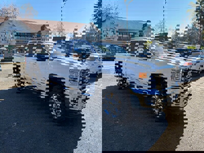 Used 2019 GMC Sierra 2500 SLT w/ Duramax Plus Package image 5