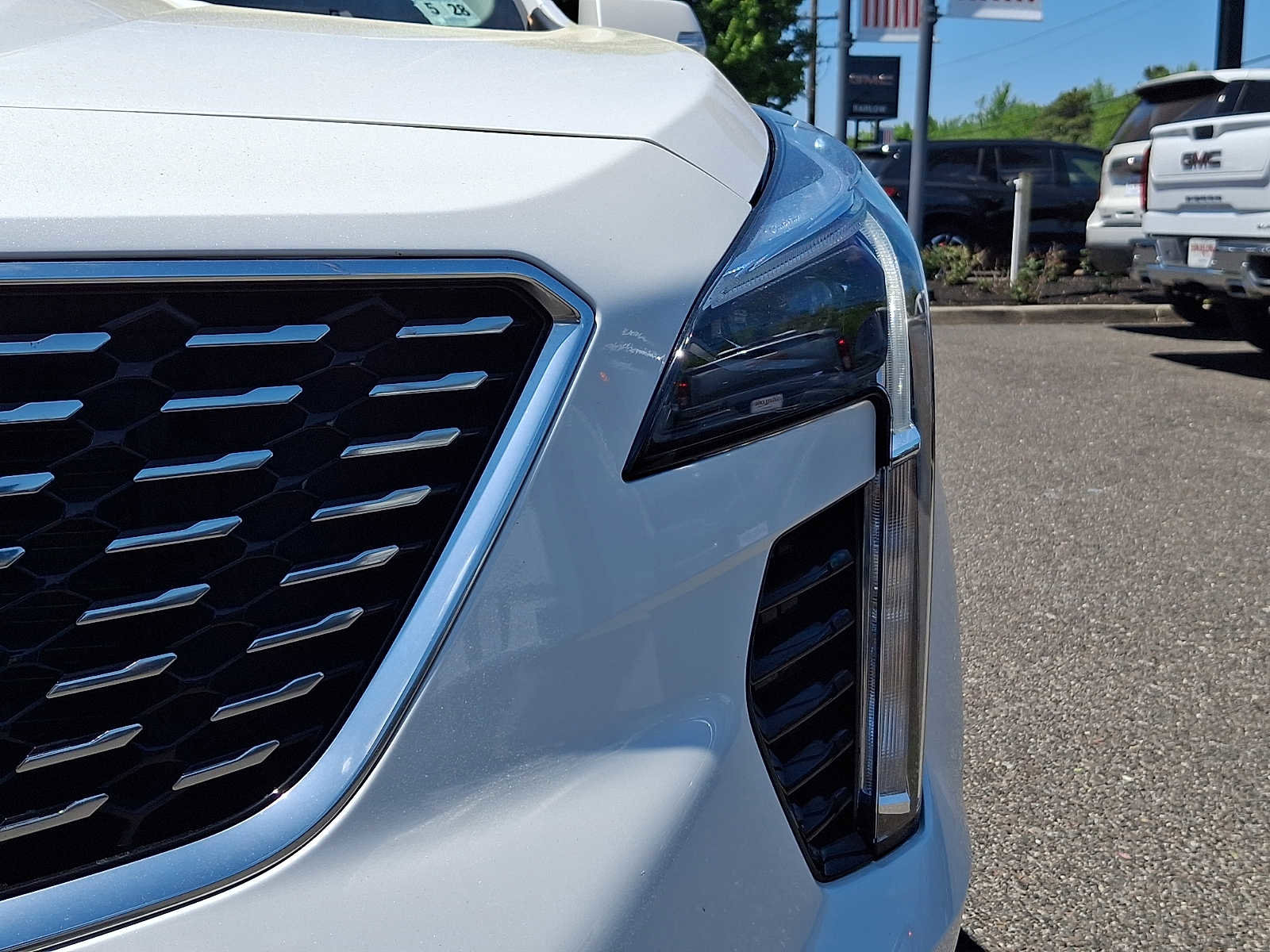 Used 2023 Cadillac XT4 Premium Luxury w/ Cold Weather Package FWD image 11